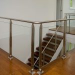 Glass guardrail